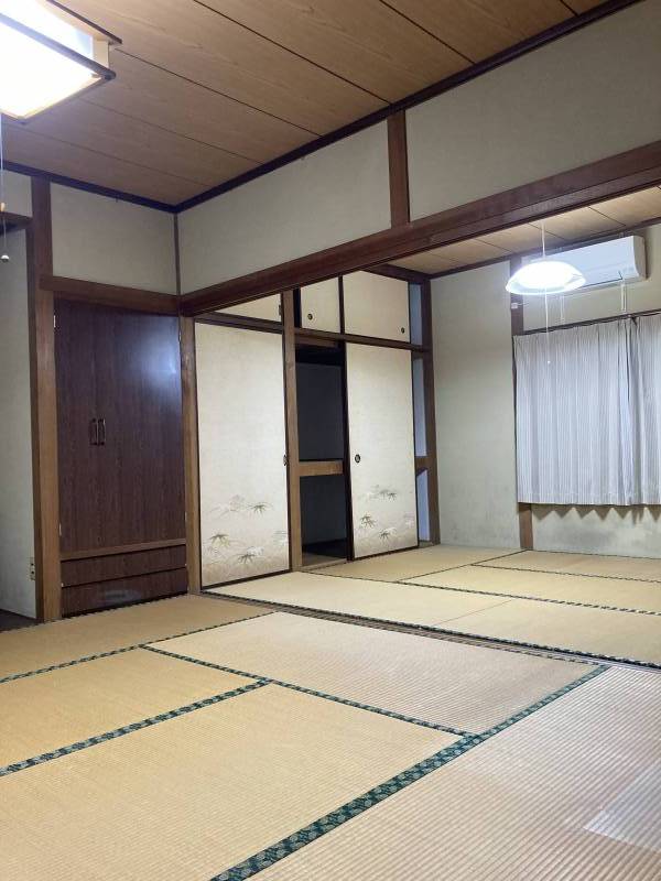 押入れ、エアコン付き