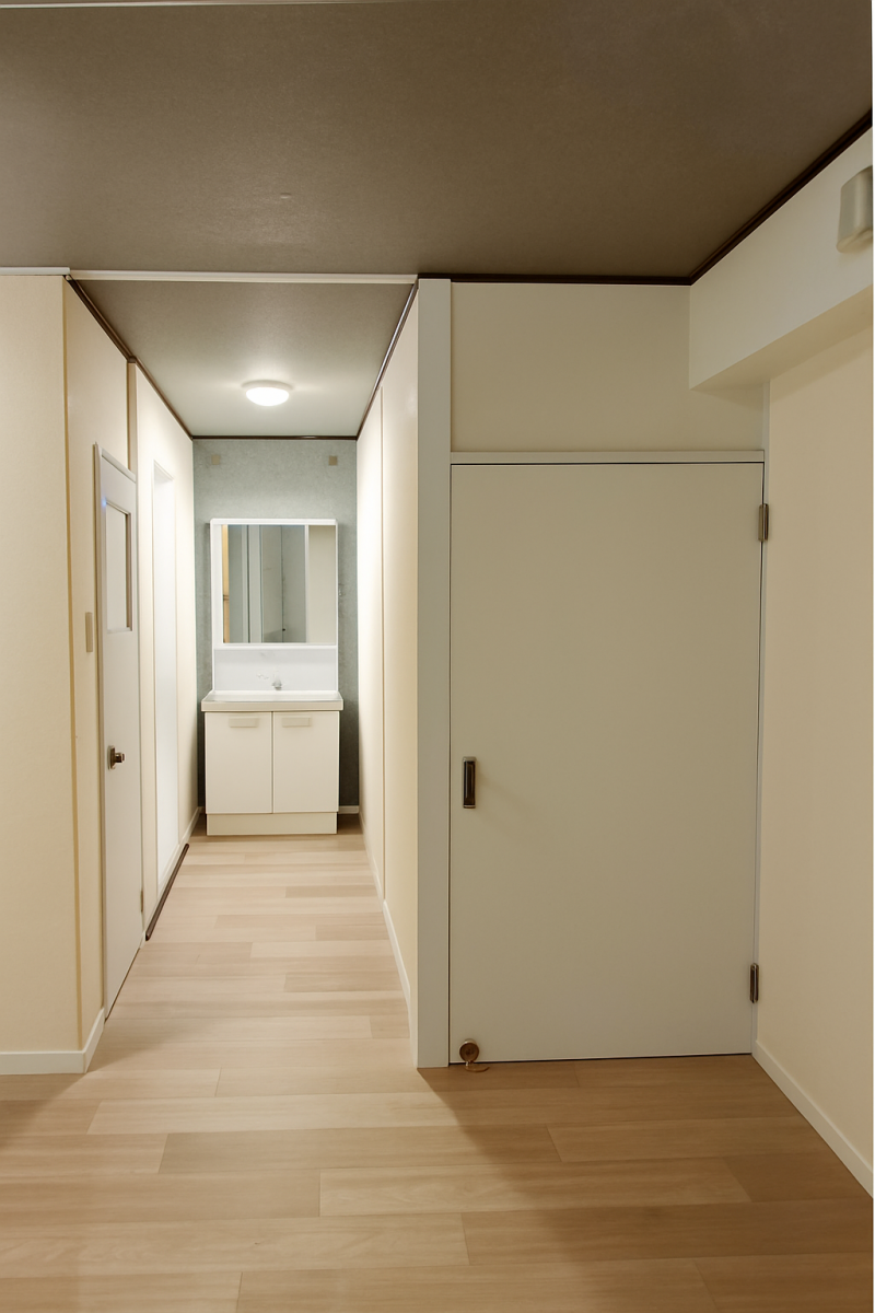 LIXIL シャワー付き洗面台♪コンクリートアクセント⭐