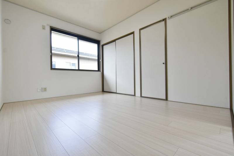 和室から洋室にリフォームしました。明るく綺麗なお部屋です。