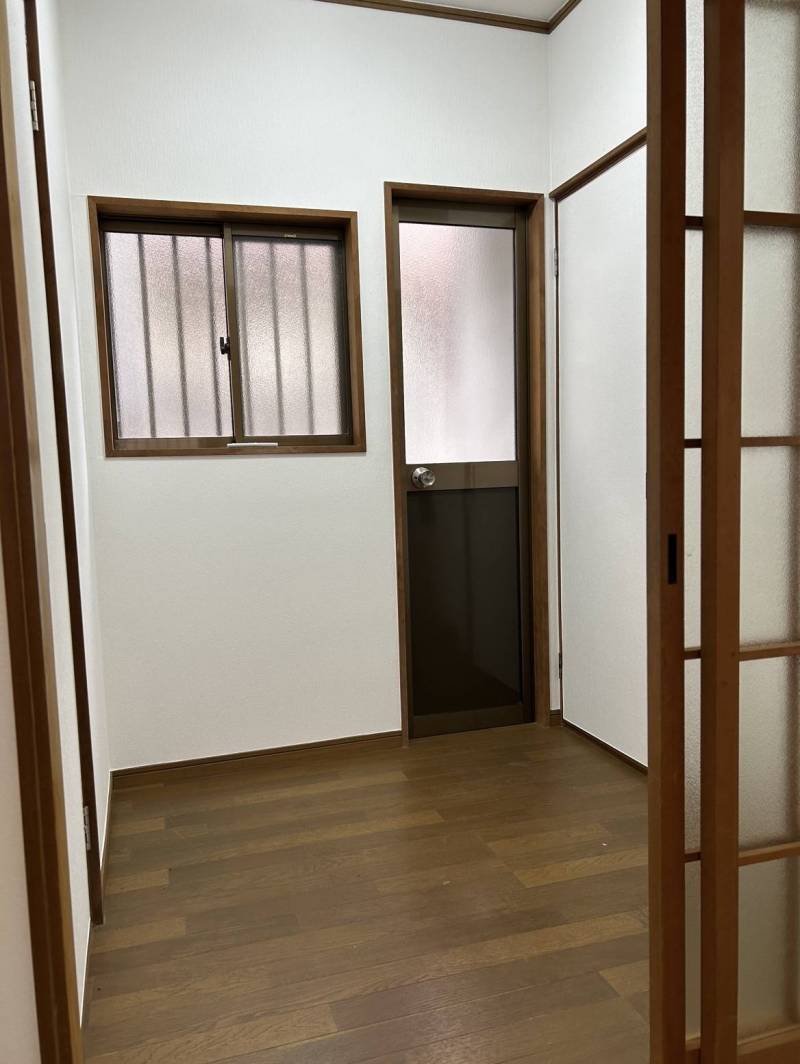 勝手口付洋室5畳