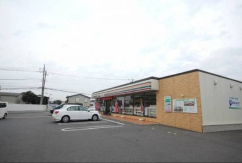 ちょっとした買い物に便利なセブン。徒歩圏内で生活が完結。