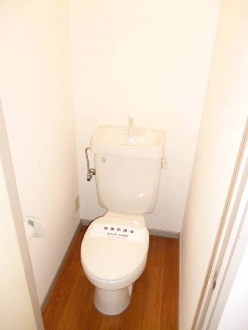 トイレ別です。