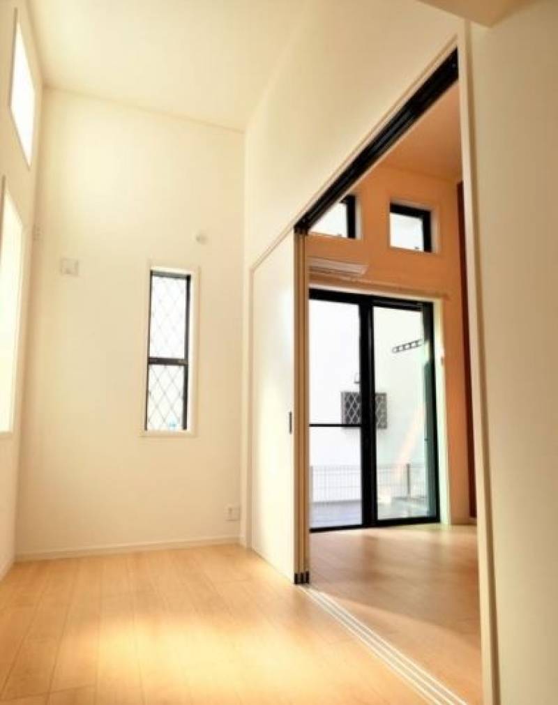 扉を開放すれば広々とした空間になります