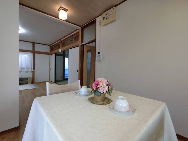 ダイニング側からのLDです。和室まで見えて広～い！！