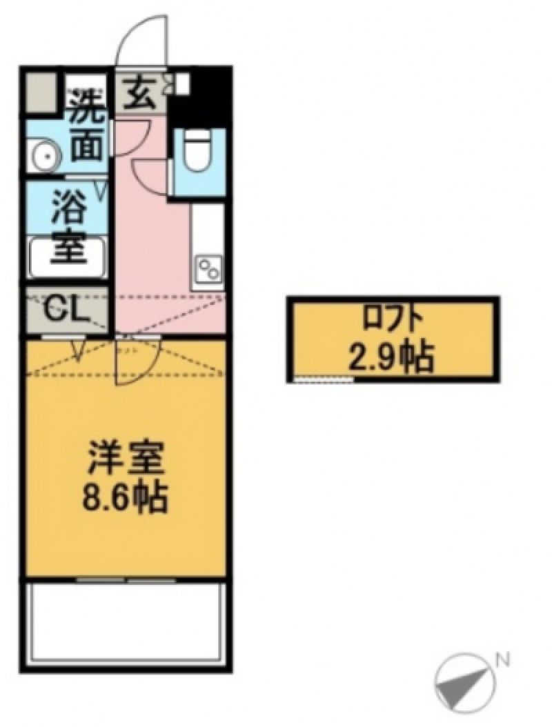 ロフト付きでスーツケースなど大型な荷物も置けます