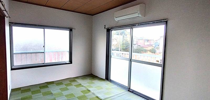 ２面採光で昼間は電気いらず