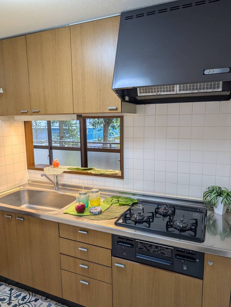 3口コンロ、カウンター、システムキッチン