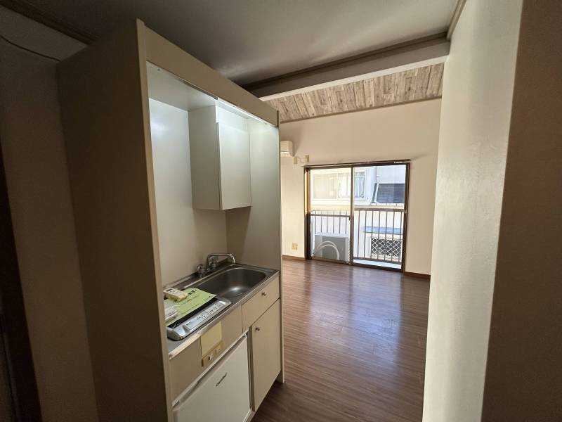 ♪明るいキッチンと新品の冷蔵庫♪