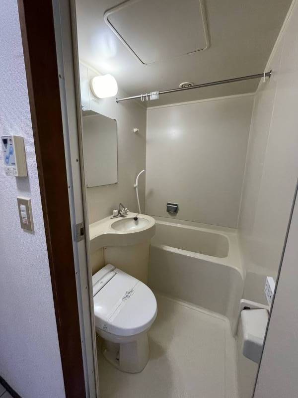 ユニットバス、ウォシュレットを新規設置