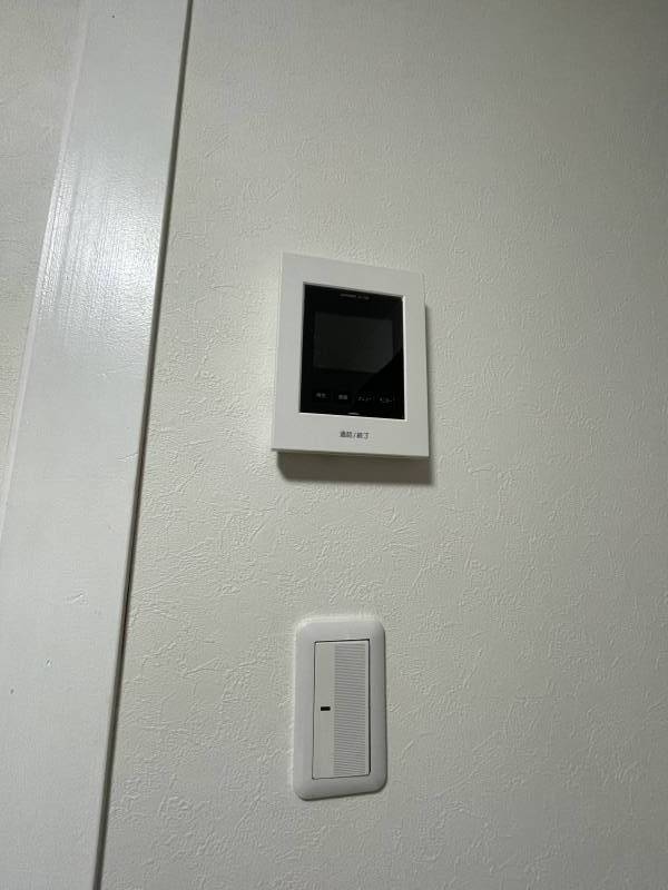 モニター付きインターホンで防犯も安心♪宅配ボックス完備！