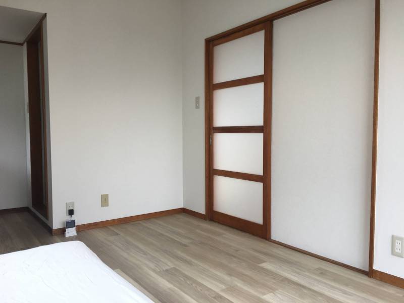 戸を閉めると、とても落ち着く空間です