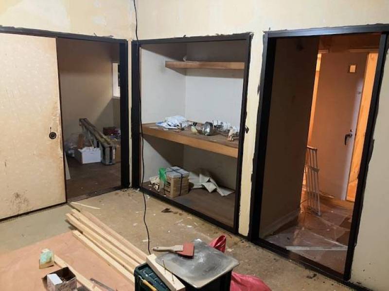 改装中：大きな収納あります。