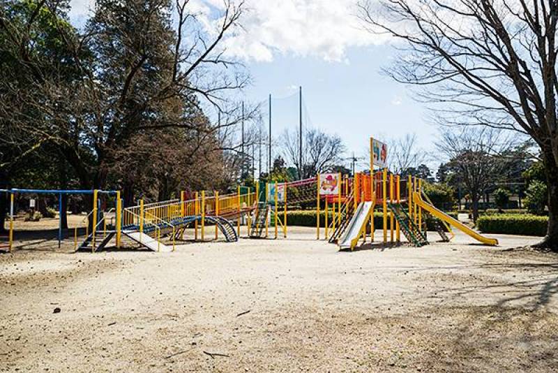 日高総合公園 徒歩15分
