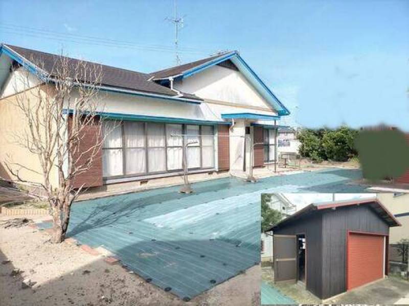 土地はめちゃめちゃ広く、100坪あります。車8台置けます。