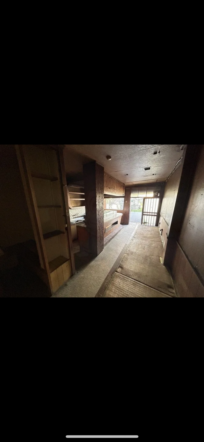 奥行きがあり店内広いです！事務所利用も