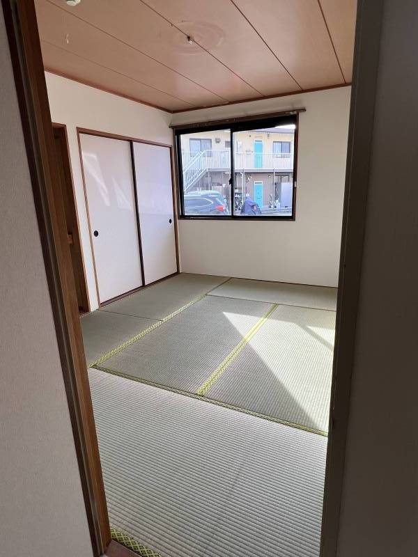 キッチンから和室へ