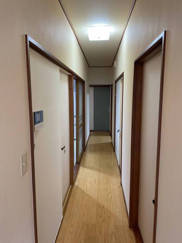 各部屋には鍵が付いております。