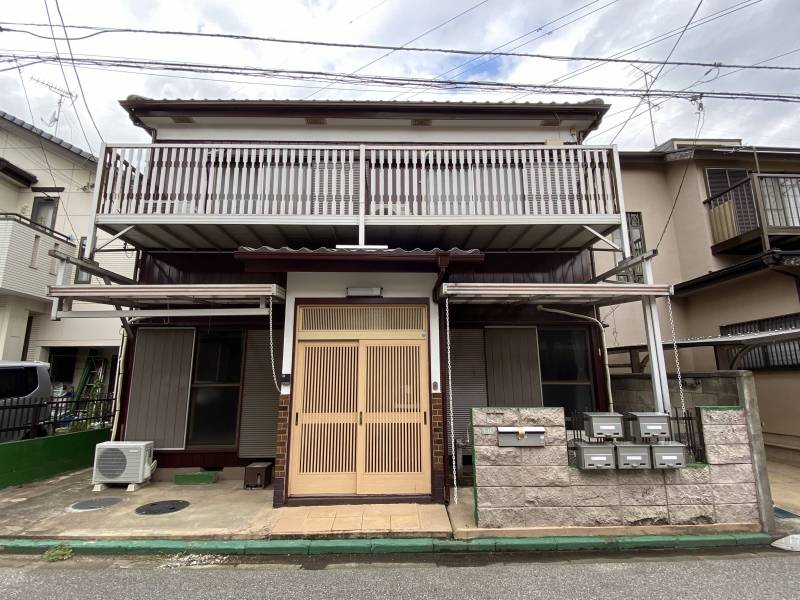 2階建ての一軒家シェアハウスです。