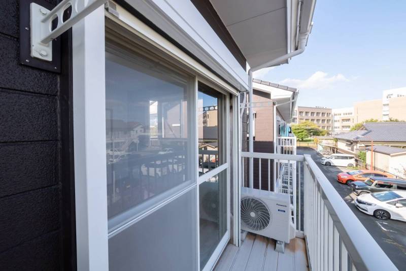 ベランダがあるのでお天気が
良い日は洗濯物が良く乾きます。