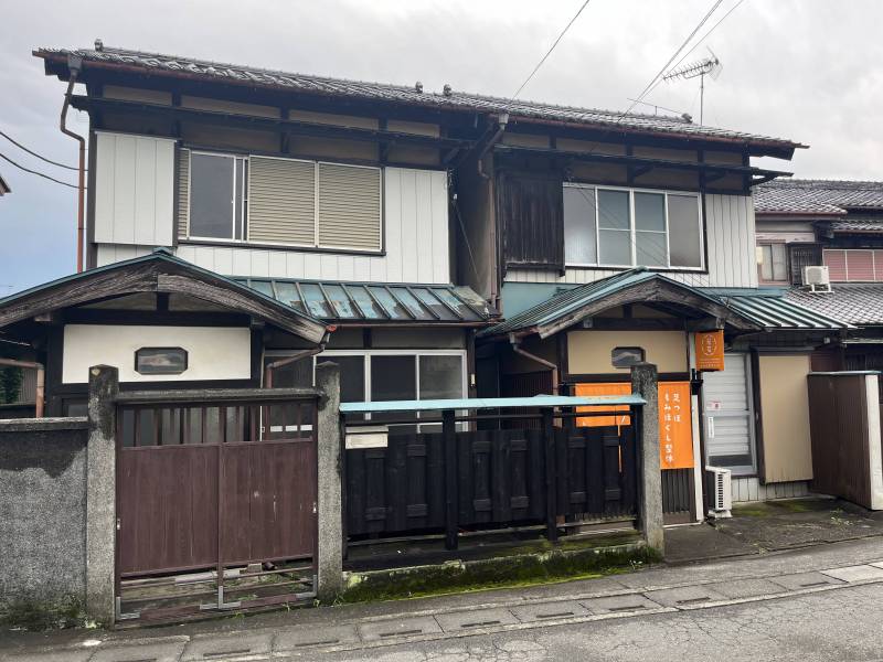 〜南裏ストリート沿い〜
左側の建物です