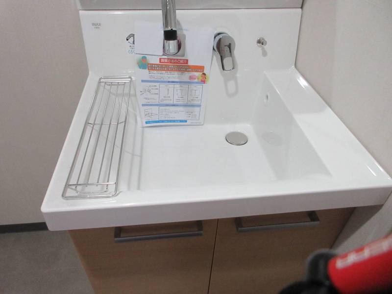 シューズスルークローゼットで外着脱いで洗面に直行可能です。