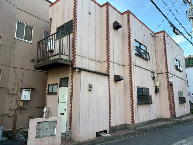かわいらしい外観！？古いですが！
