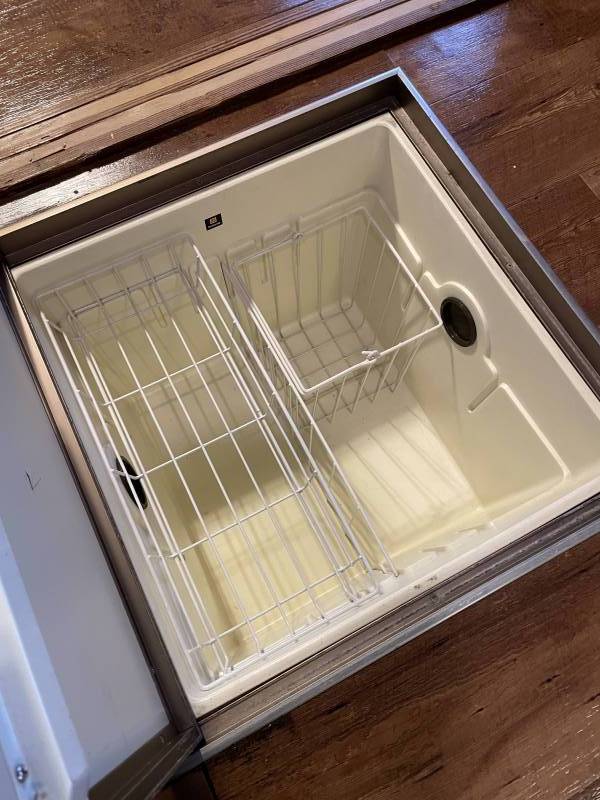キッチンには床下収納も付いてます！