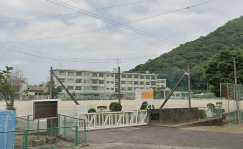 藍川中学校まで2.7㎞
徒歩36分
