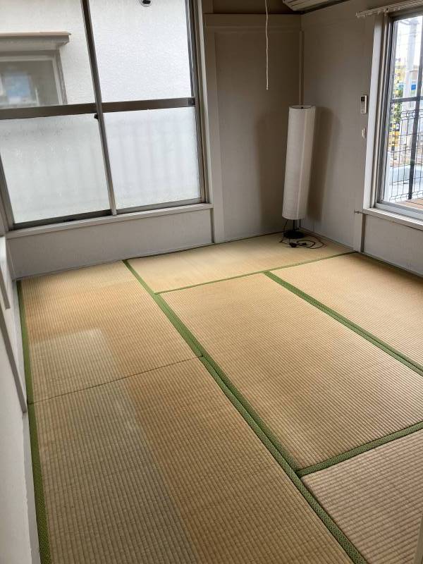 ２階和室（畳入れ替え前）