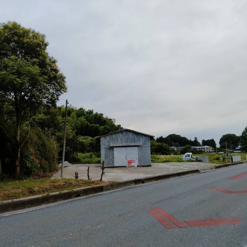 県道に面した土地