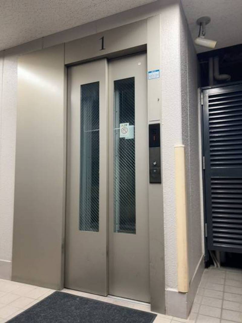 エレベーター付き。