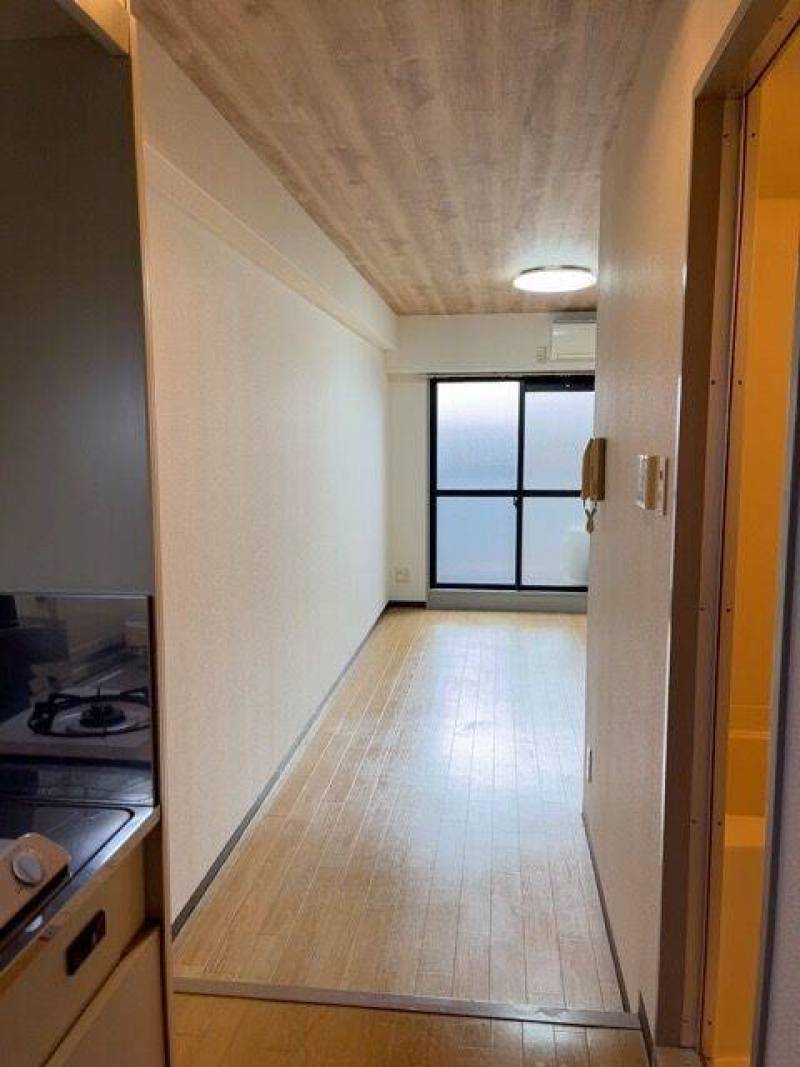 天井のウッド調クロスがお洒落！