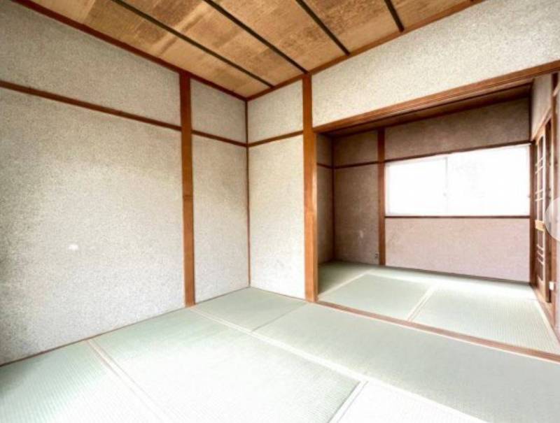 ２Ｆ和室。２部屋続きで9畳。
