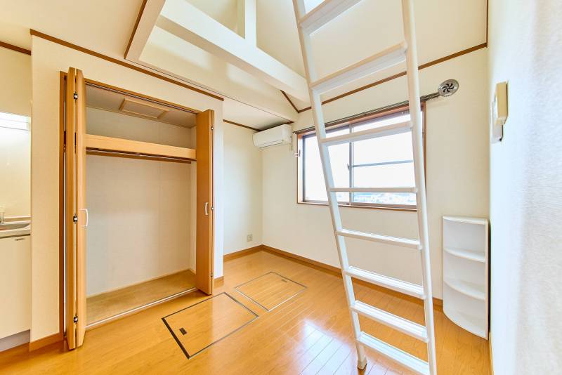 クローゼットもあるので収納たっぷり