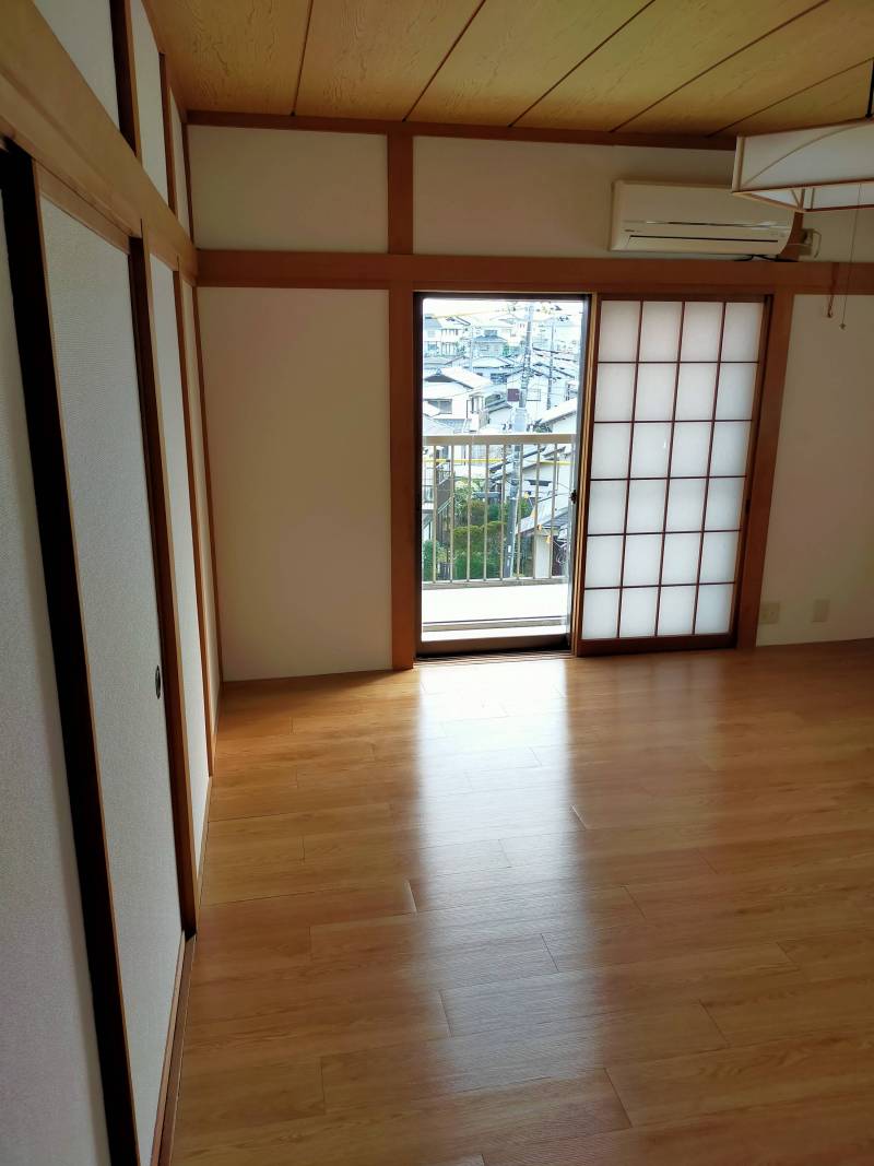 ２F8畳間
和室を洋室にリノベーション