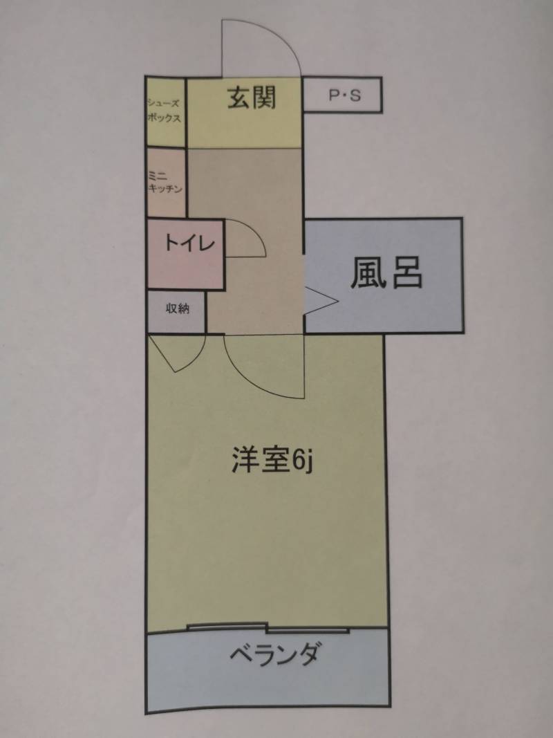 廊下と部屋の間にドアが有りま～す♪