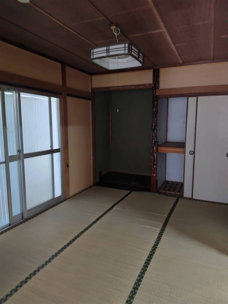 キッチン横和室