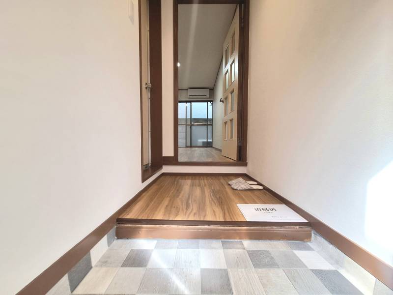 玄関から見た全体