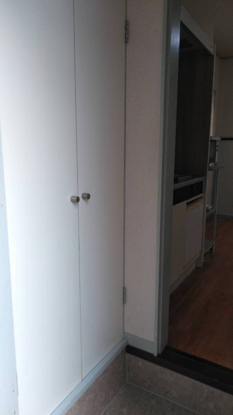 玄関左　シューズボックス