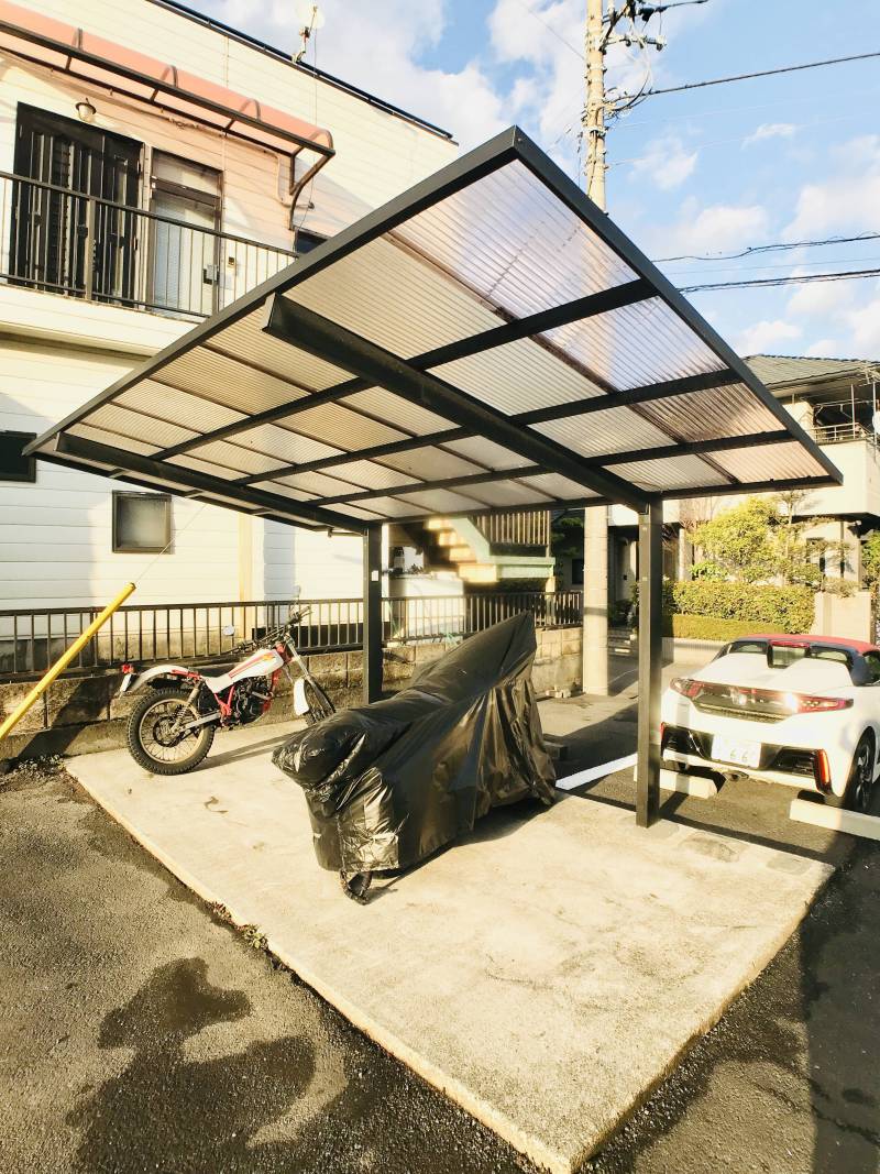 敷地内にバイクも停められる駐輪場完備です♪