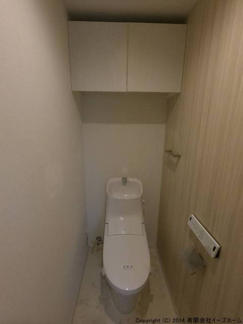 温水洗浄便座付きトイレです