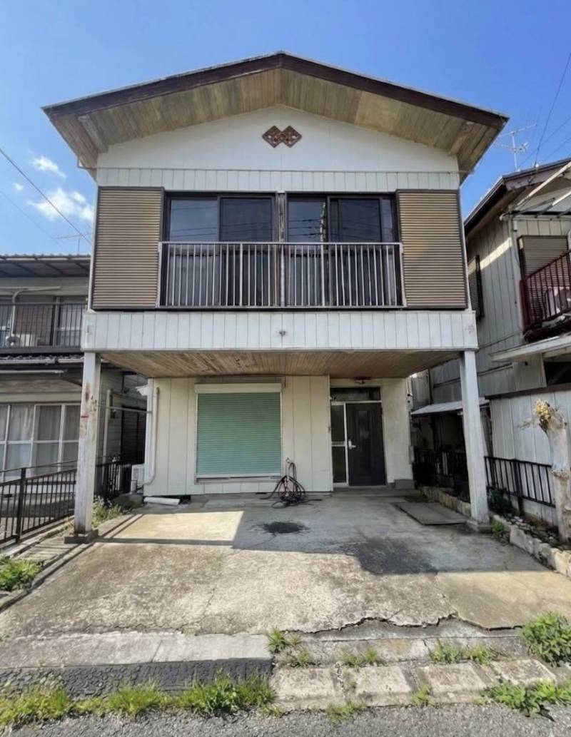 日当たり抜群の２階建て戸建て。