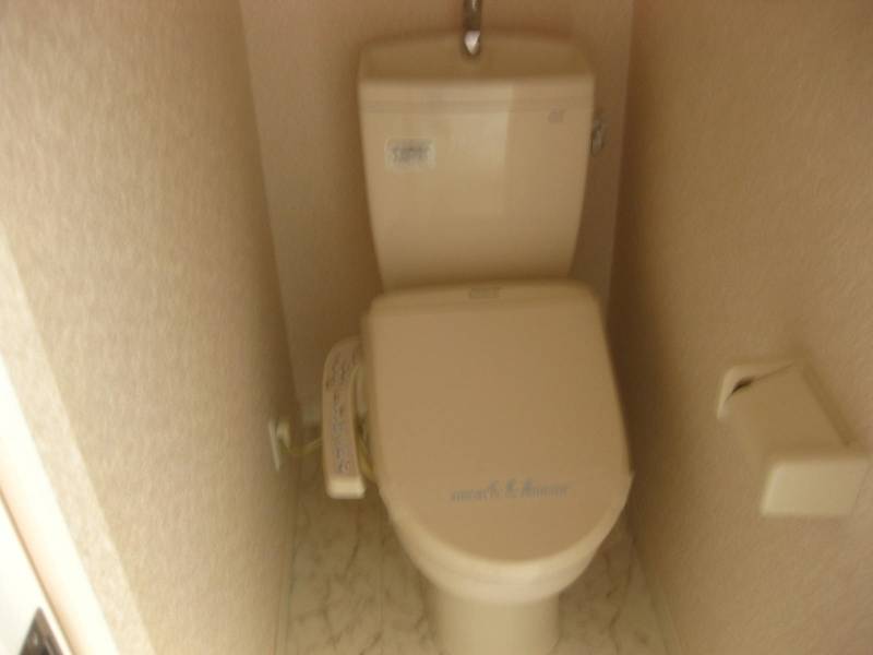 トイレはウォシュレット付き