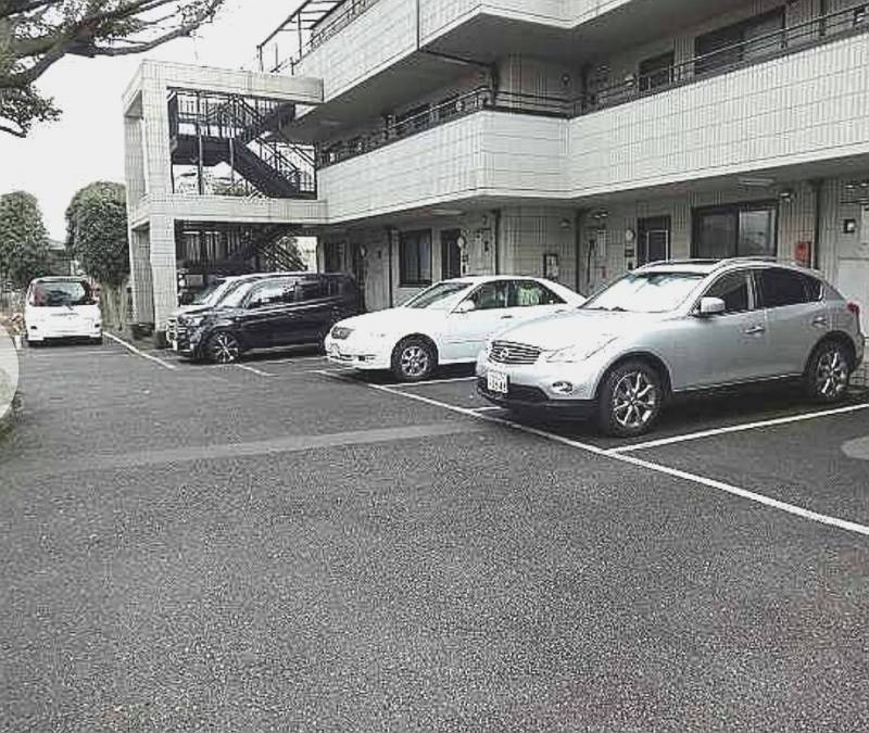 敷地内駐車場♪（普）（軽）２台=空