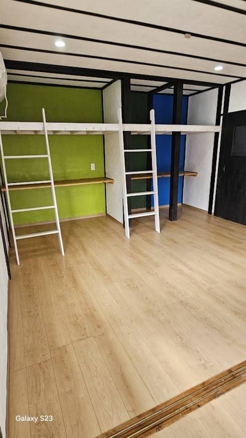 広々としたお部屋にロフトで使い勝手は無限大です。