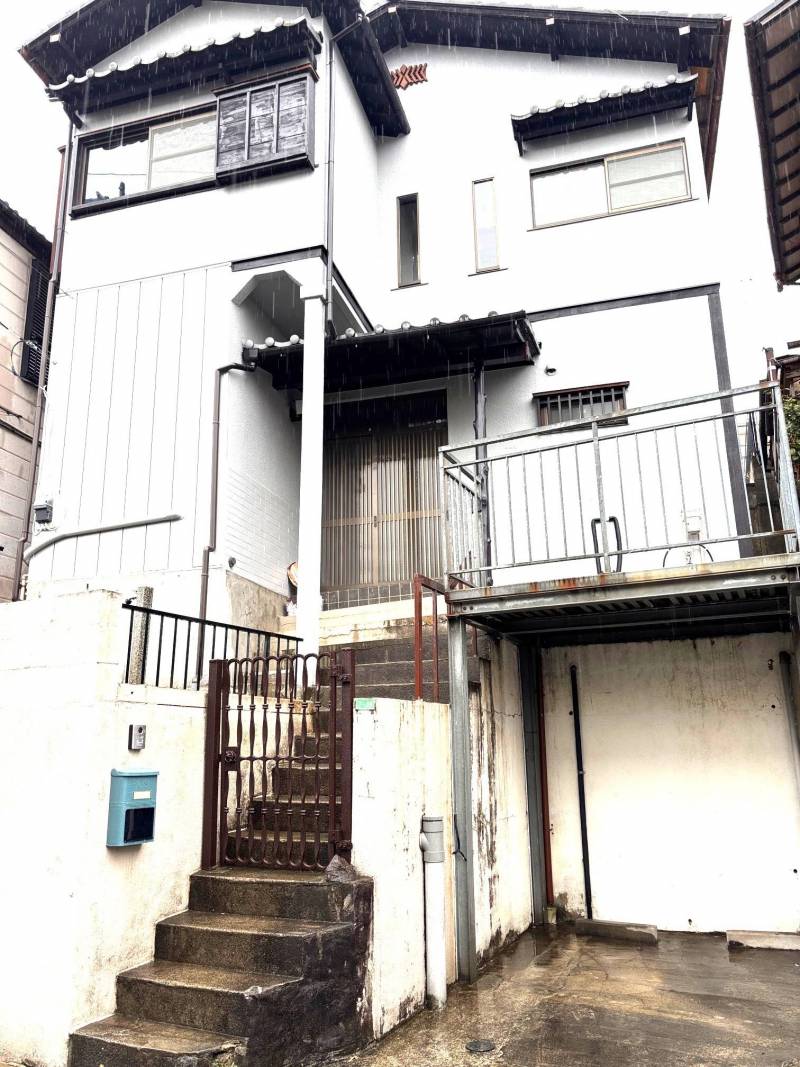 高台にあり陽当たりと見晴らしが良いです！