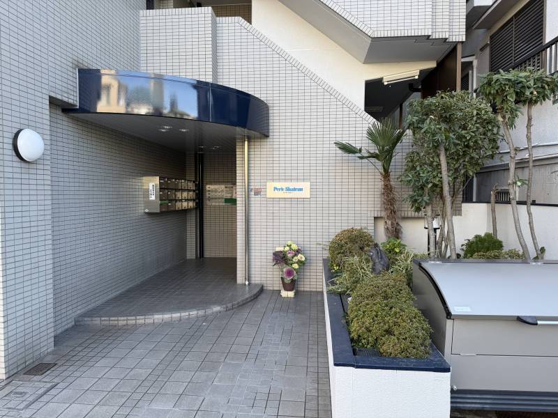 スッキリ開放感ある玄関入口