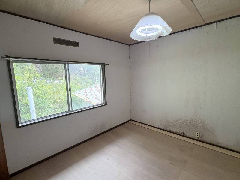 サービスルーム１です。作業や趣味の部屋で活用できます。