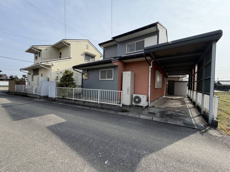 屋根付き駐車場　2台可