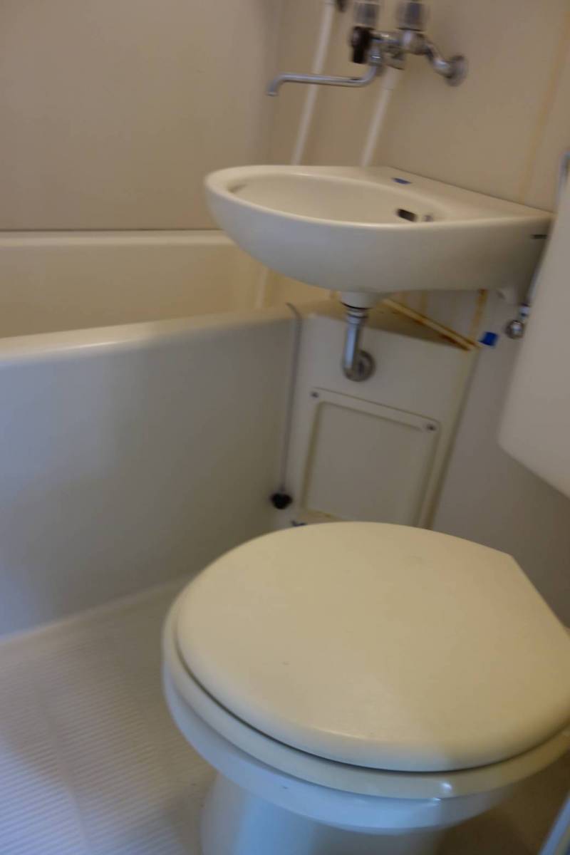 バストイレは同室です。